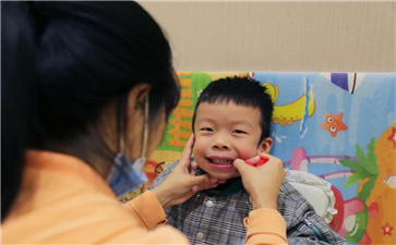 用什么方法能改善孩子說話吐字不清？