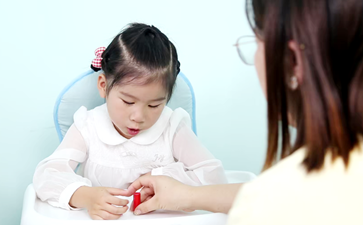 孩子語言表達不清楚是什么原因？