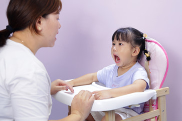 父母跟孩子說“BB”話有害嗎？