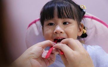 孩子冒出火星語？媽媽該怎么糾正他的發音？