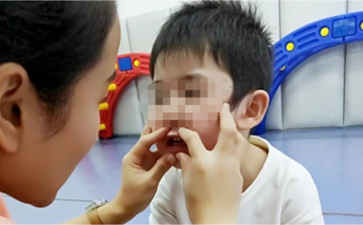 語(yǔ)言訓(xùn)練